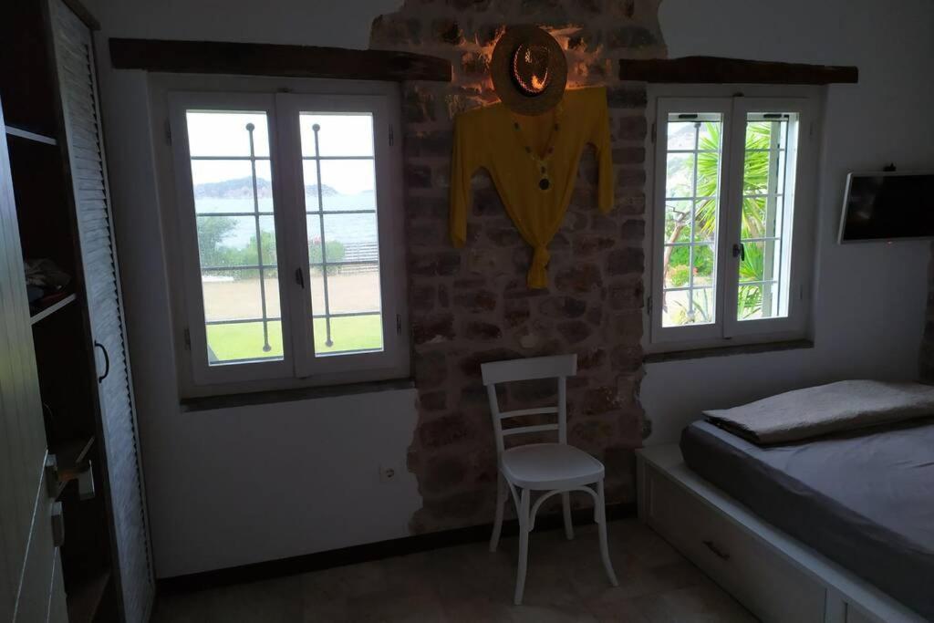 Klovino Beach House Douvia Esterno foto