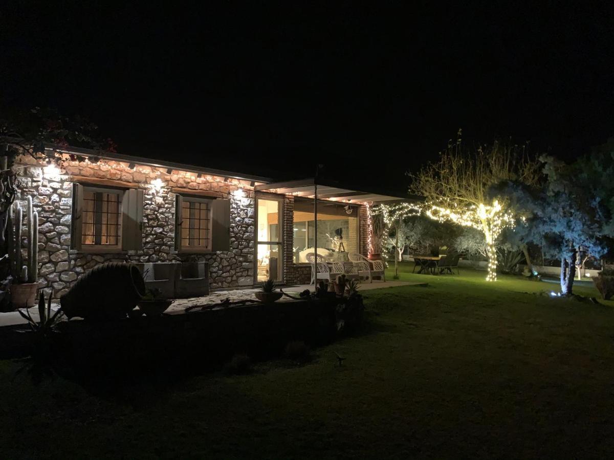 Klovino Beach House Douvia Esterno foto